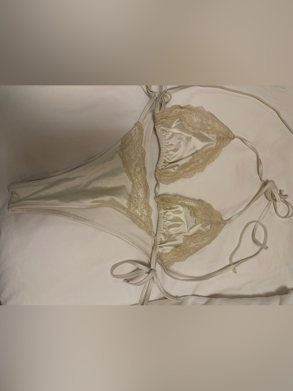 Lace bikini